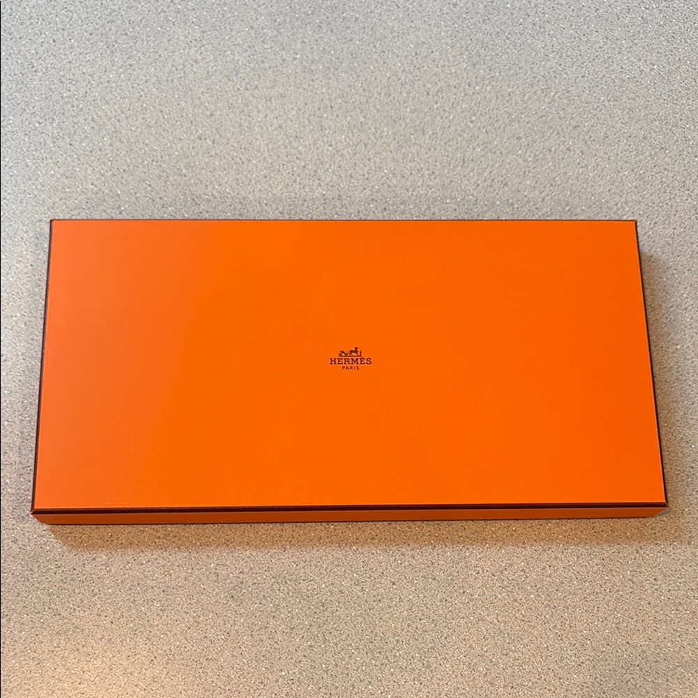 Hermès Signature Orange Gift Box